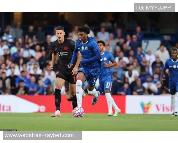 切尔西更衣室风波再起斯特林与恩佐训练场冲突引发热议